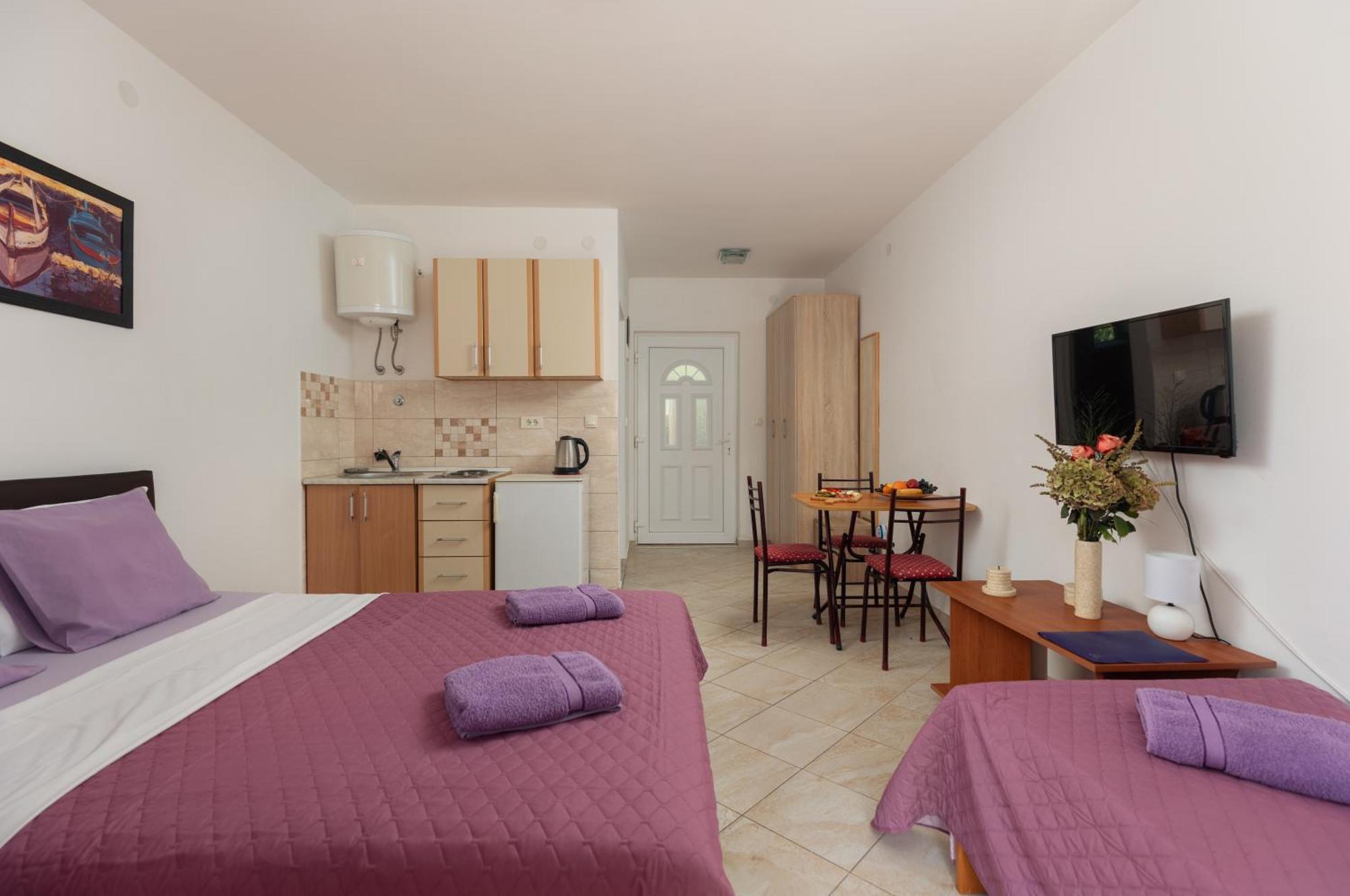 Villa Mia Apartments Bijela Buitenkant foto