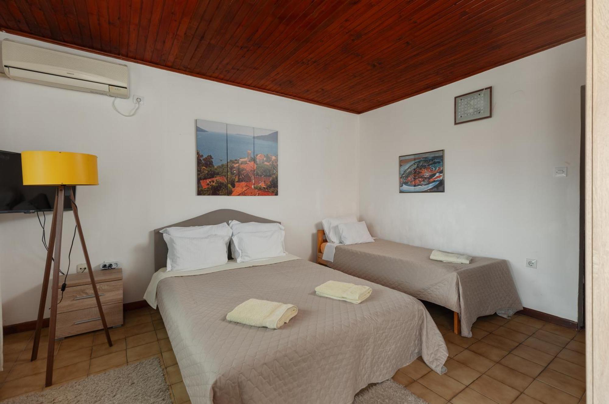 Villa Mia Apartments Bijela Buitenkant foto