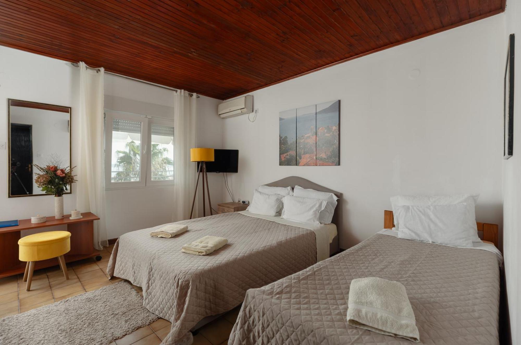 Villa Mia Apartments Bijela Buitenkant foto