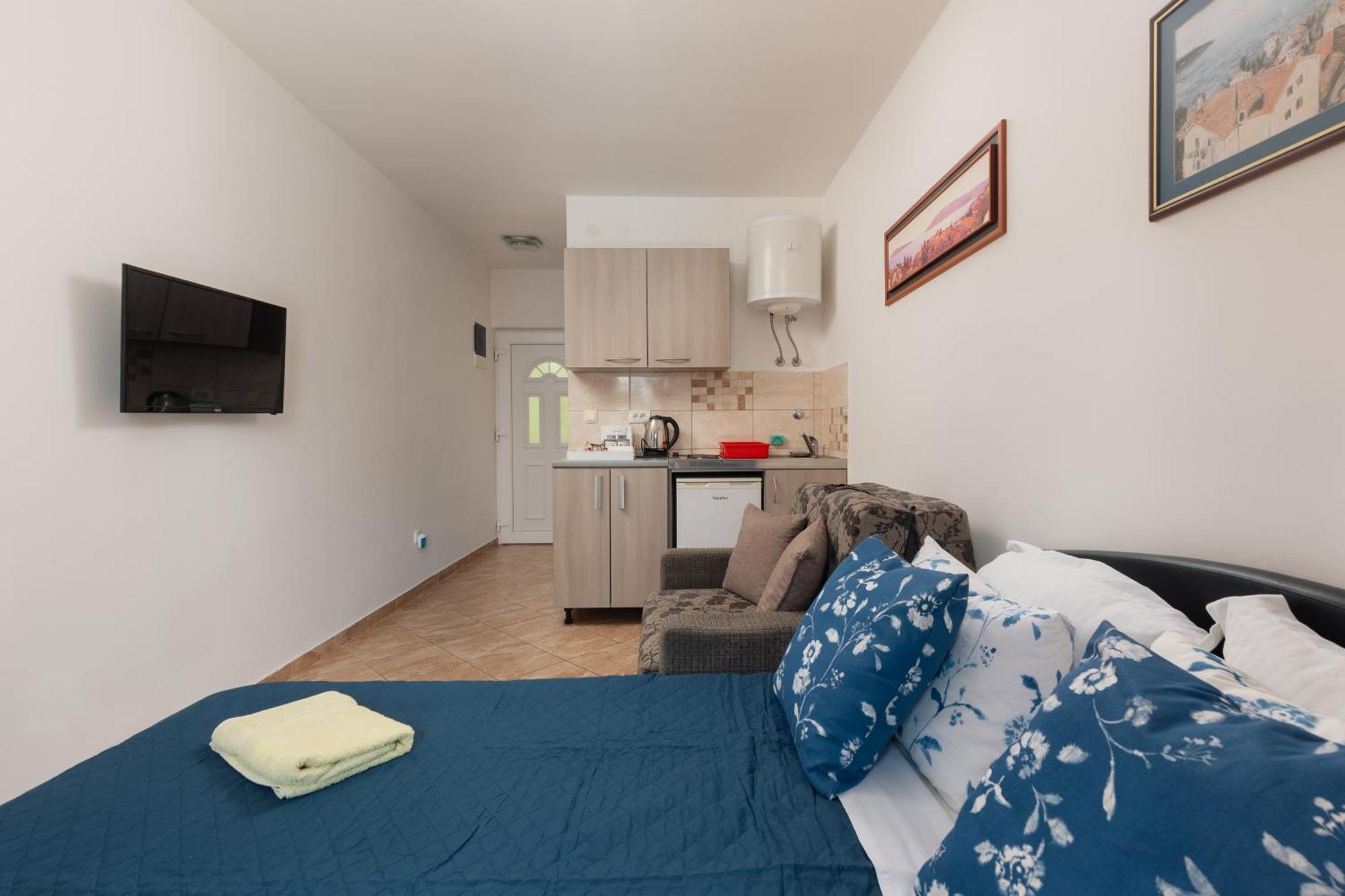Villa Mia Apartments Bijela Buitenkant foto