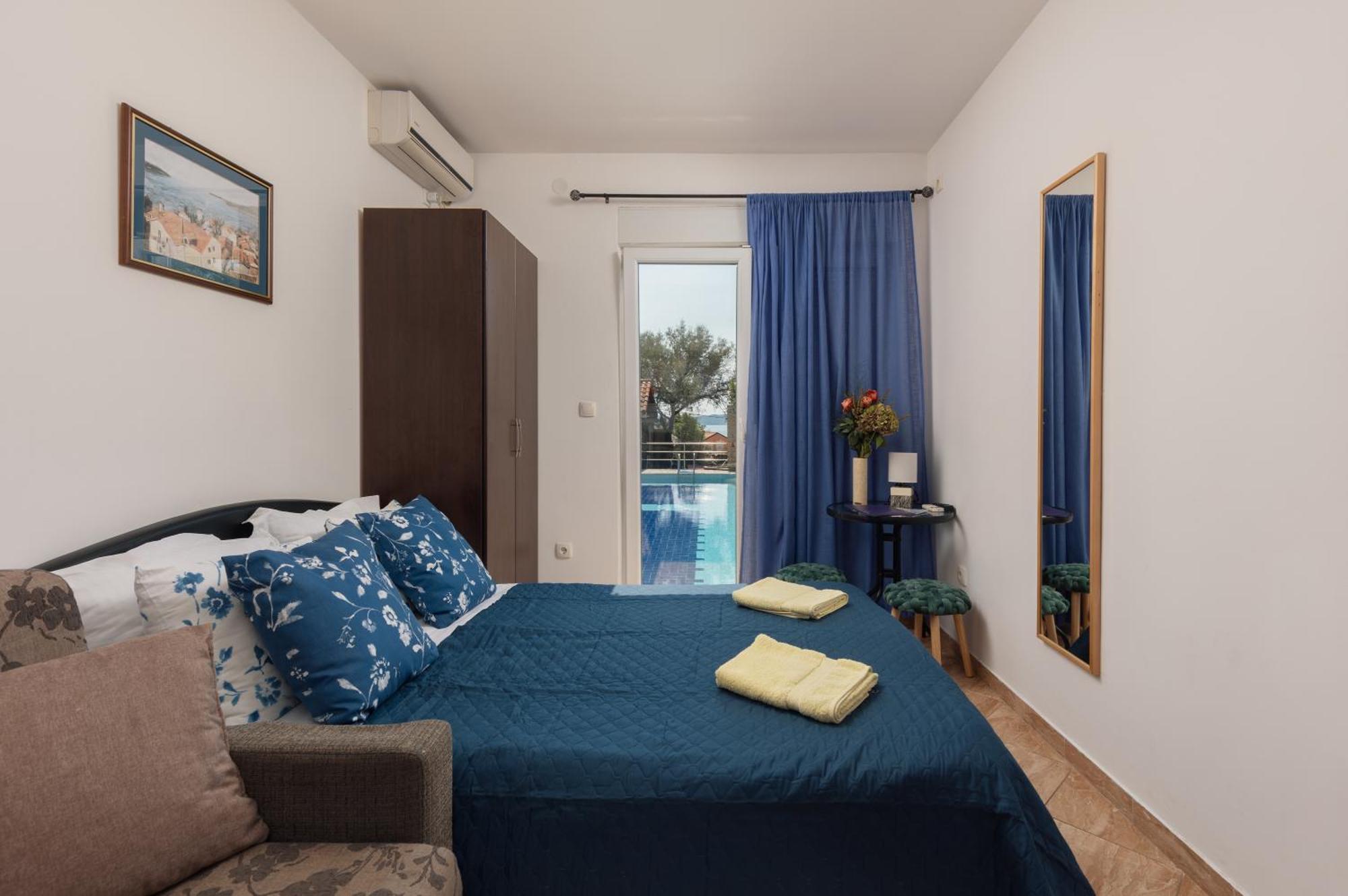 Villa Mia Apartments Bijela Buitenkant foto