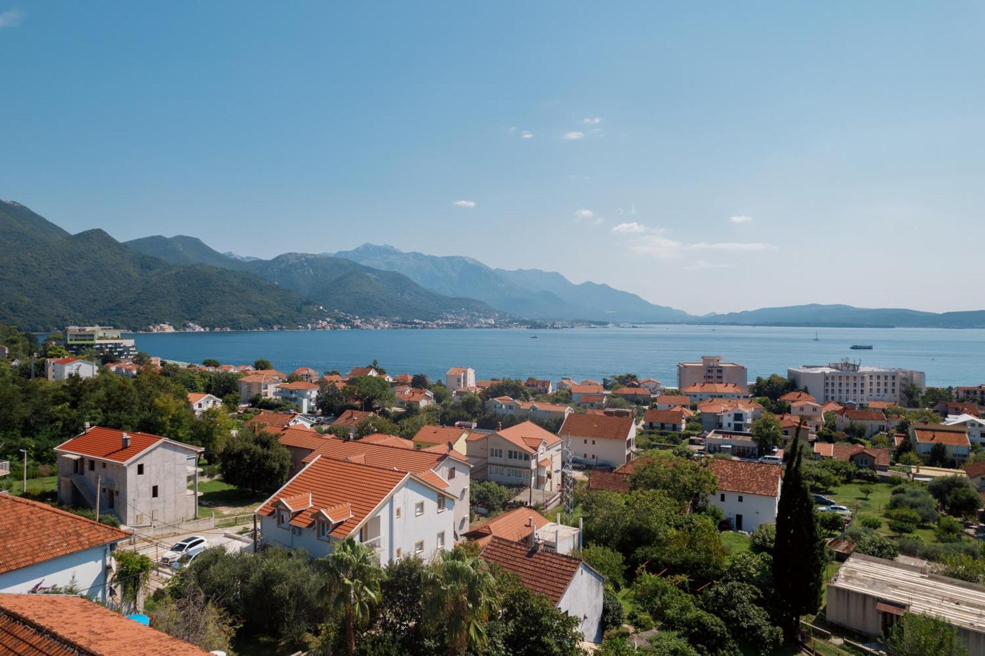 Villa Mia Apartments Bijela Buitenkant foto