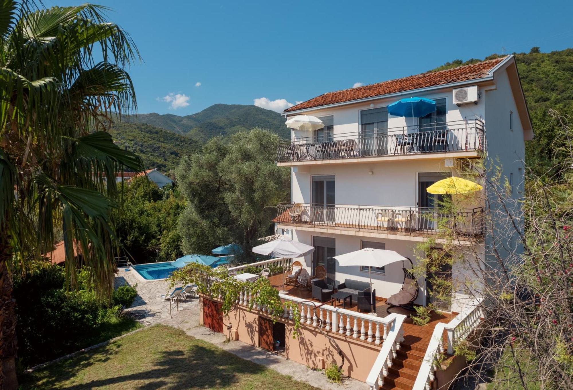Villa Mia Apartments Bijela Buitenkant foto