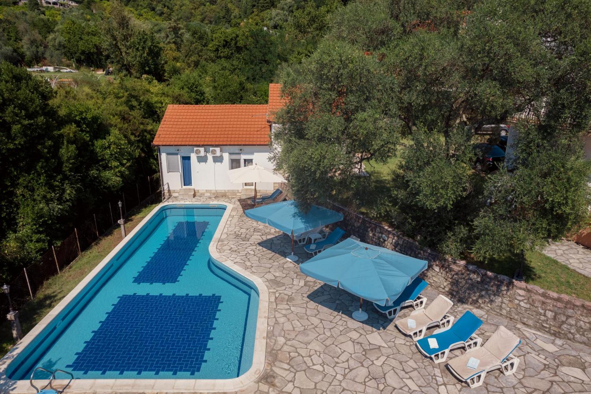 Villa Mia Apartments Bijela Buitenkant foto